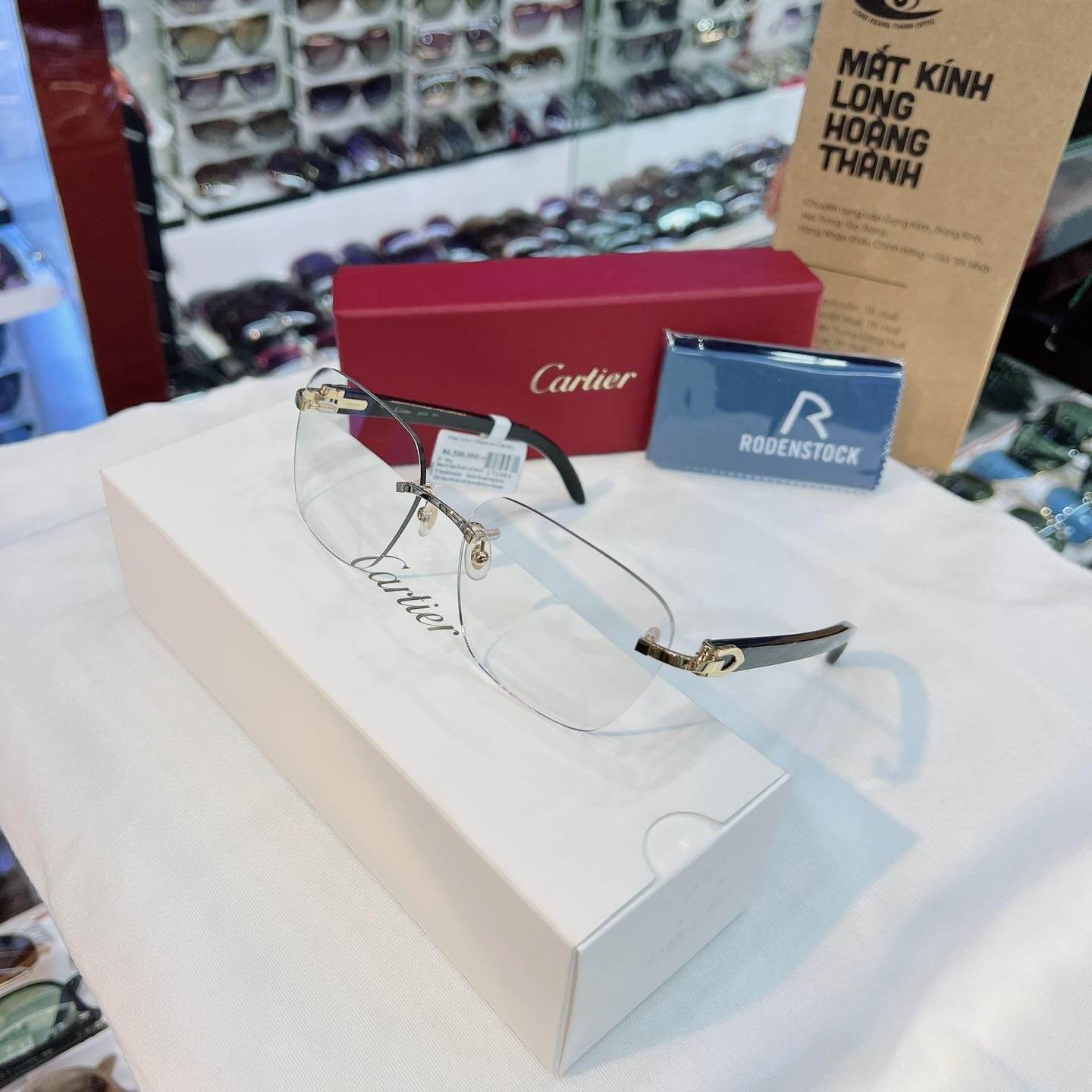 Địa Chỉ Mua Kính Cartier Gọng Vàng - Gọng Kính Chính Hãng