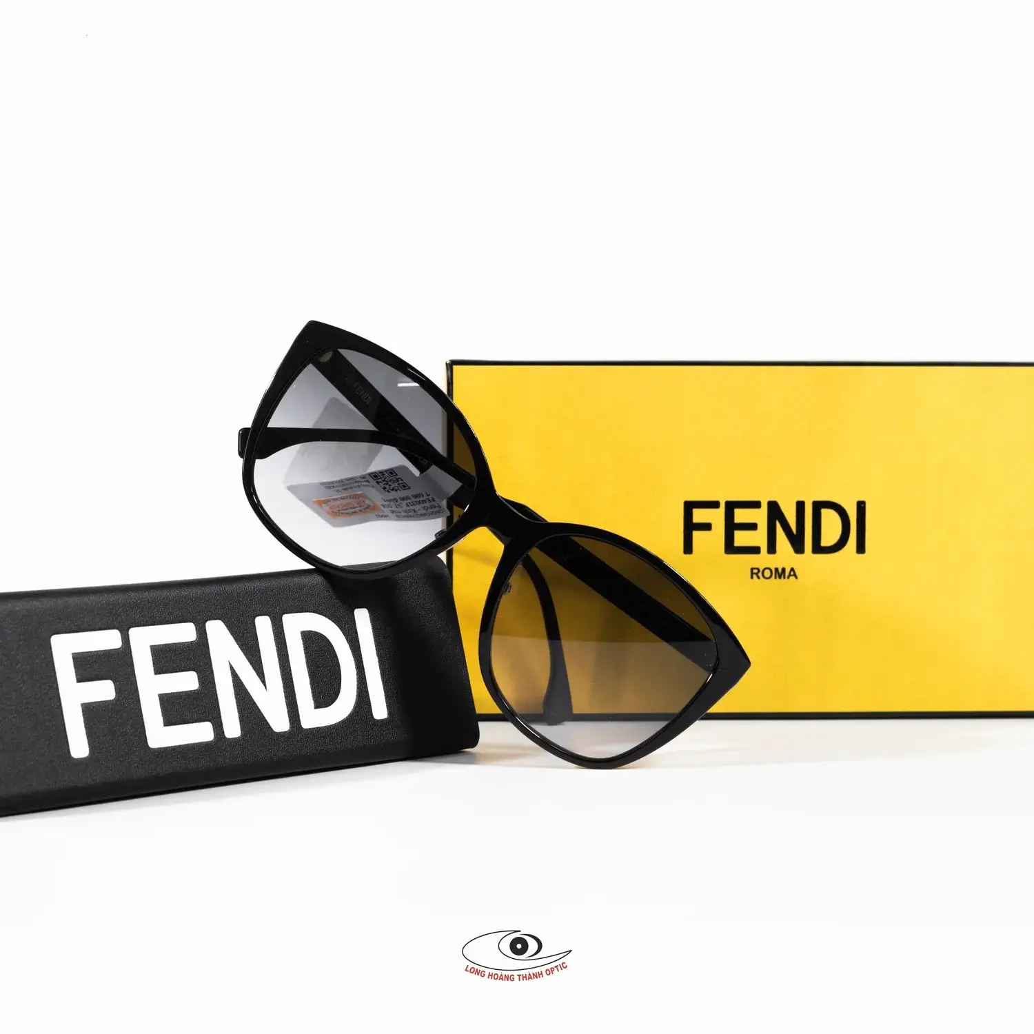 Mua Kính mát unisex Fendi tại Long Hoàng Thành