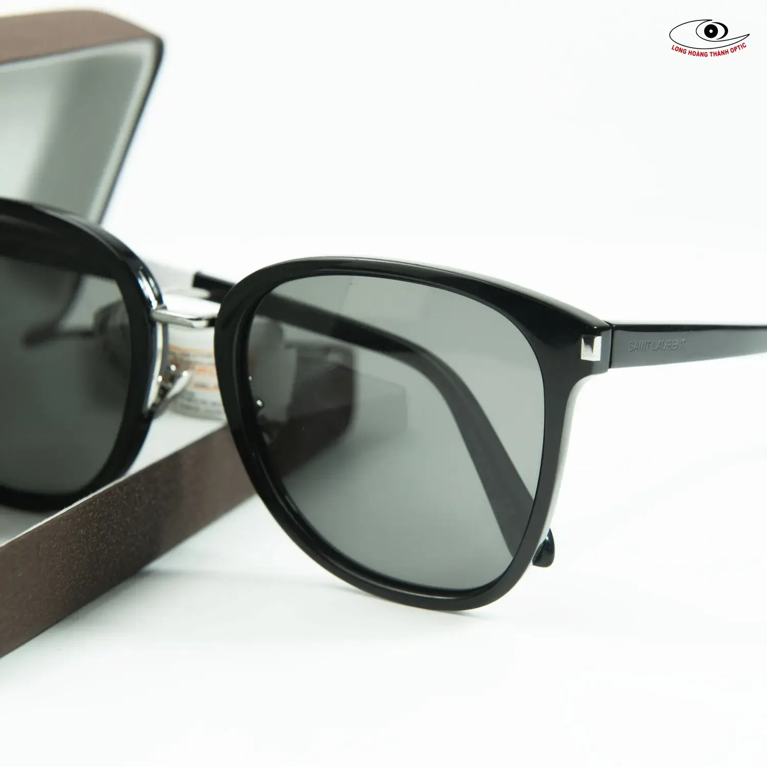 Sở hữu kính mát unisex Saint Laurent cao cấp tại Long Hoàng Thành