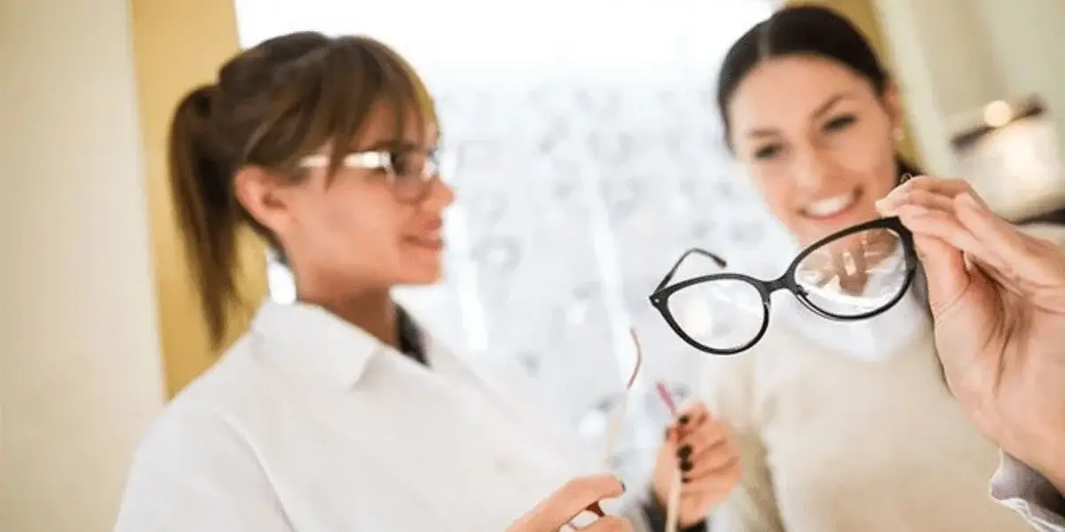 Các loại gọng kính cận phổ biến nhất hiện nay