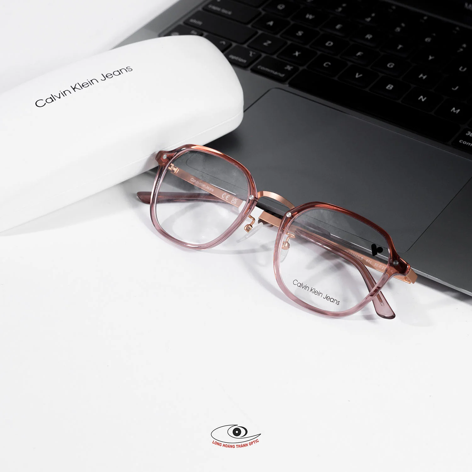 Gọng kính hàng hiệu Calvin Klein giá tốt tại mắt kính Long Hoàng Thành