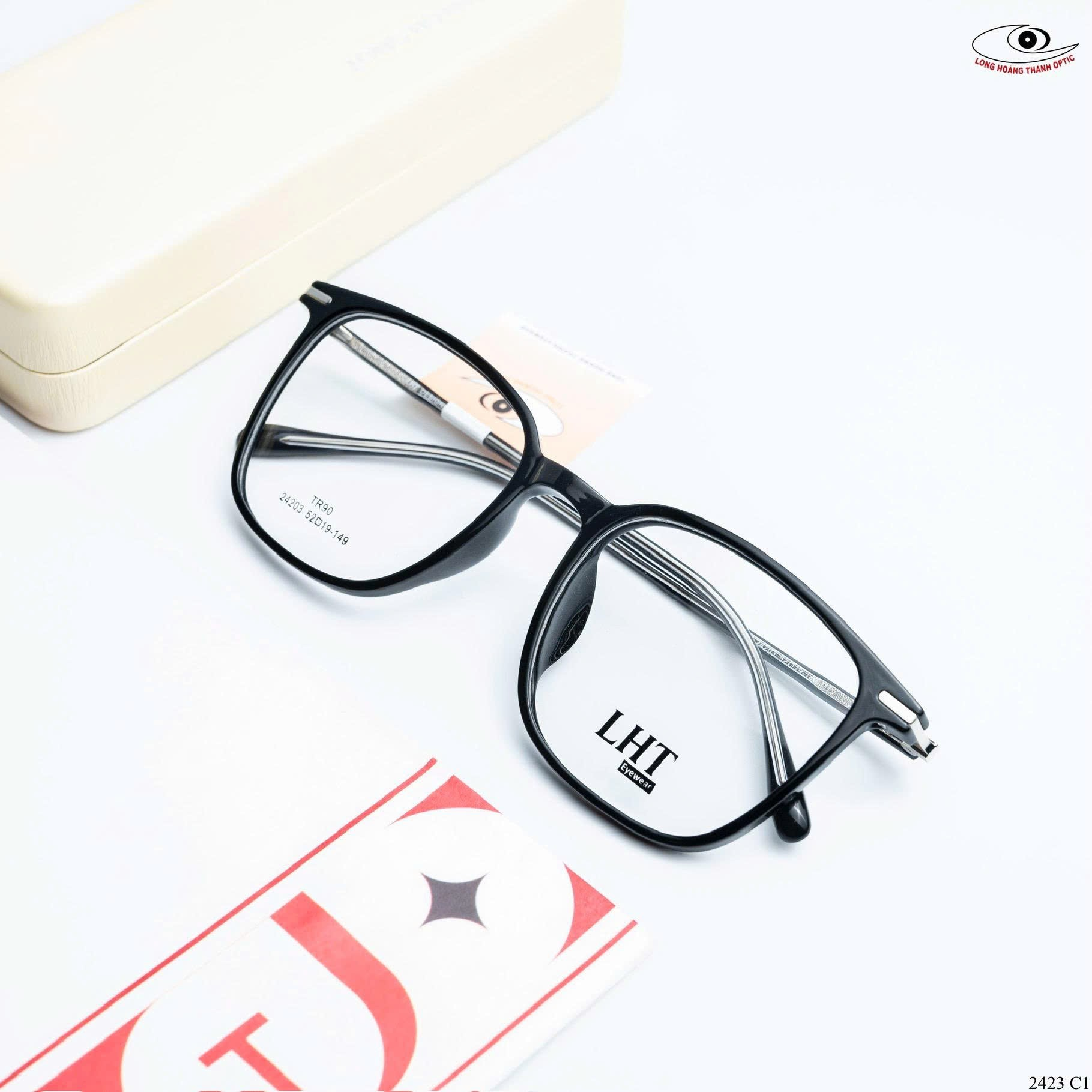 gọng kính chữ nhật đẹp cho nam và nữ