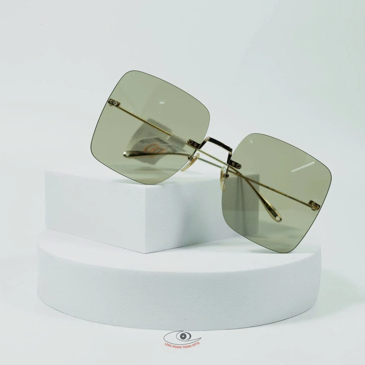 Kính mát hàng hiệu Gucci giá tốt ở Mắt Kính Long Hoàng Thành