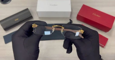 Hướng Dẫn Mua Kính Cartier Chính Hãng: Bí Quyết Cho Người Tiêu Dùng Thông Thái