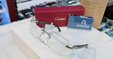 Mắt kính hàng hiệu: Đẳng cấp không chỉ nằm ở thương hiệu